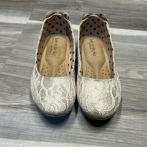 Loly in the sky “just married” lace slip ons size 8.5
